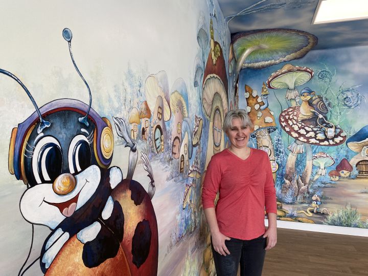 New murals help support Calgary families in crisis: ‘kids will be happy here’