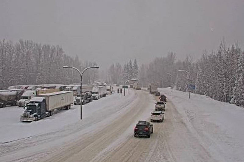 Дълга отсечка от Трансканадската магистрала във вътрешността на Британска Колумбия