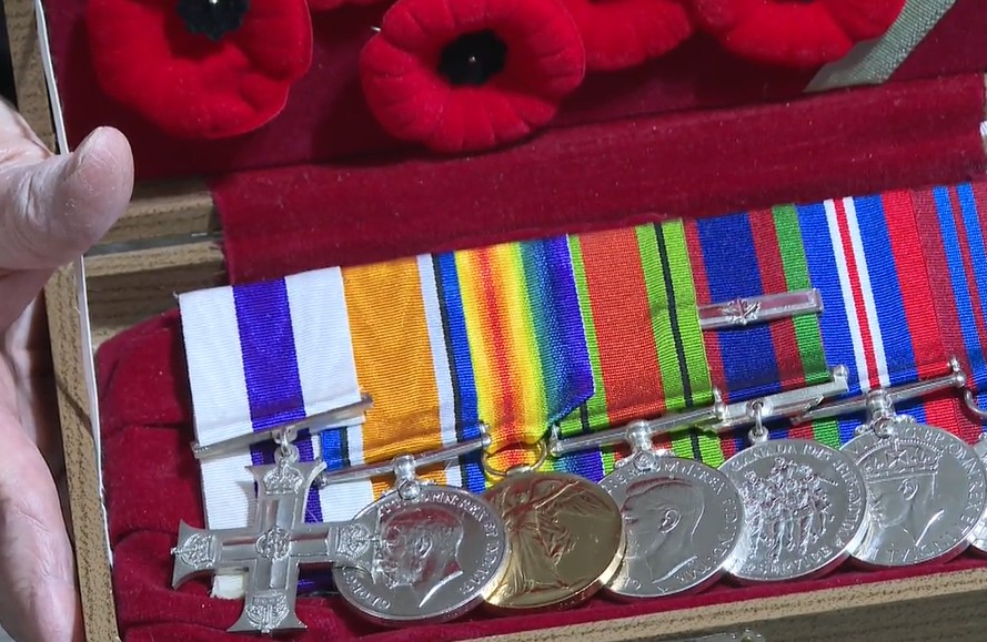 Нарича се Гражданин войник и показва огромната военна кариера на