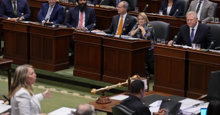 Правителството и опозицията се стремят да пренастроят наратива, докато законодателният орган на Онтарио се завръща