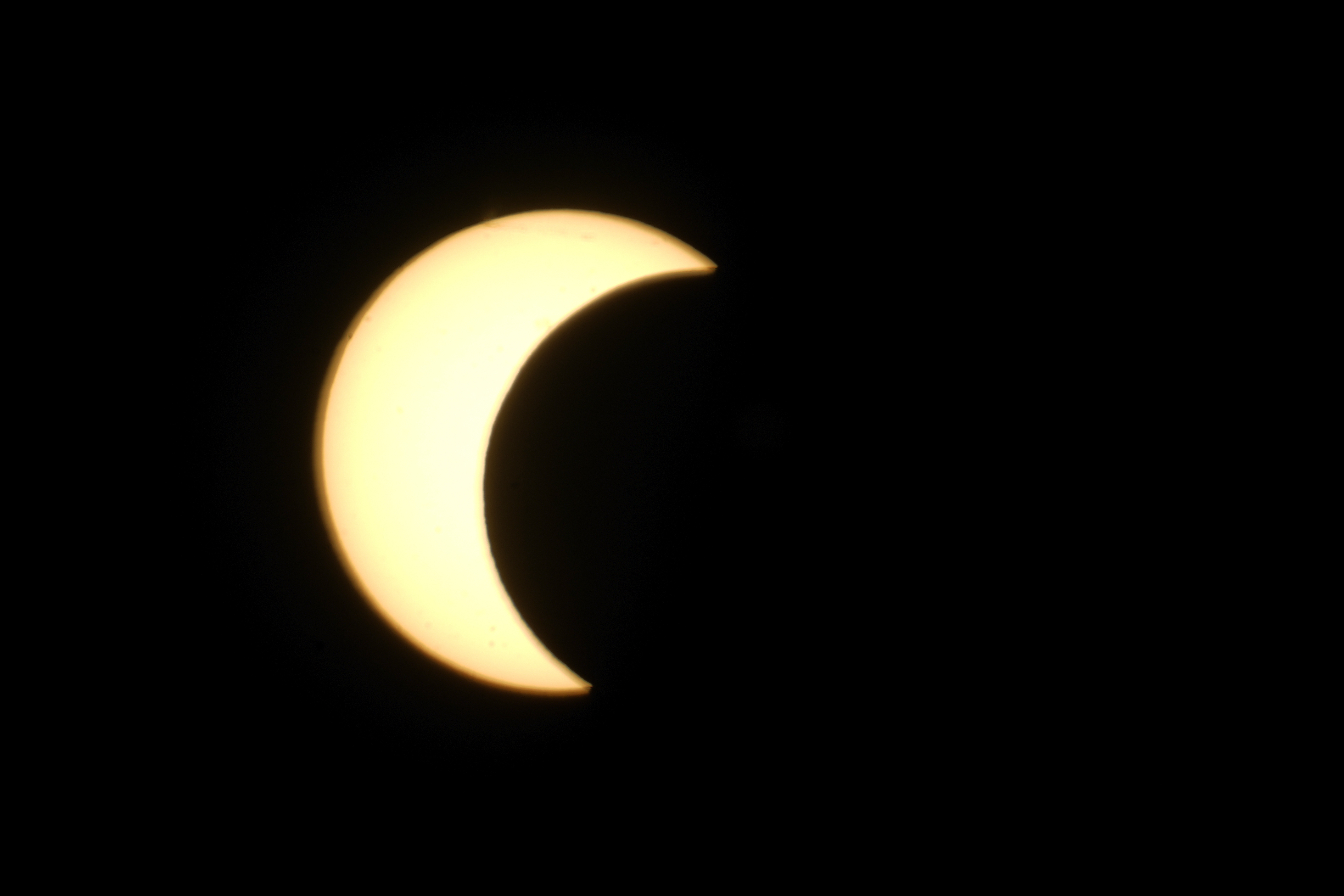 McMaster to offer solar glasses for April eclipse with ideal sight lines in Hamilton-Niagara area