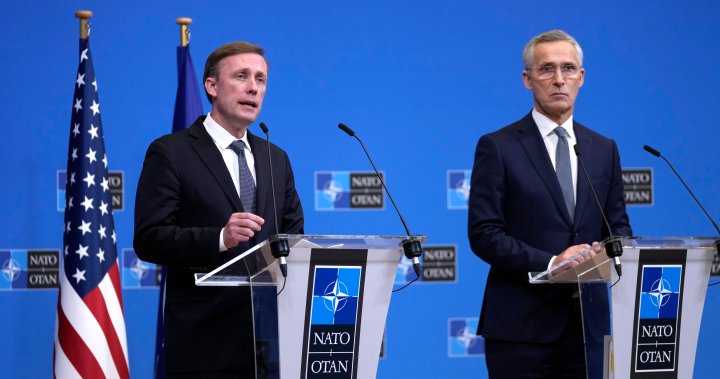 НАТО, САЩ обещават да подкрепят Украйна и предупреждават Русия да не „греши в пресмятанията“