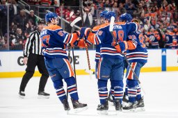 Continue reading: Connor McDavid gets 6 assists in Edmonton Oilers’ 8-4 win over Detroit Red Wings