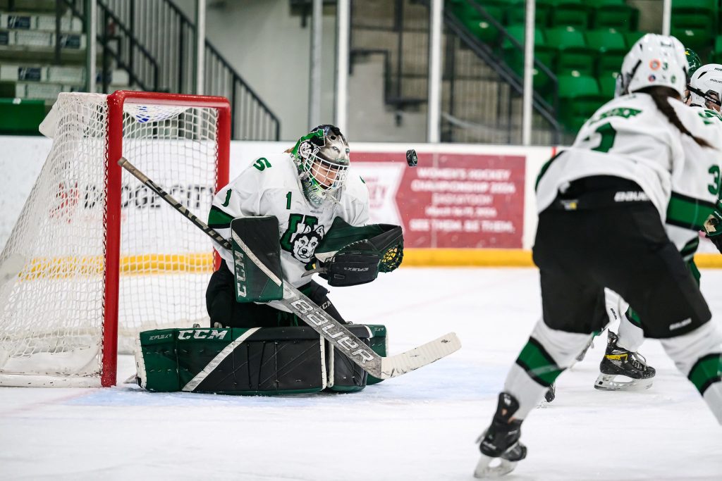 В навечерието на плейофите на Западна Канада мъжкият хокейен отбор