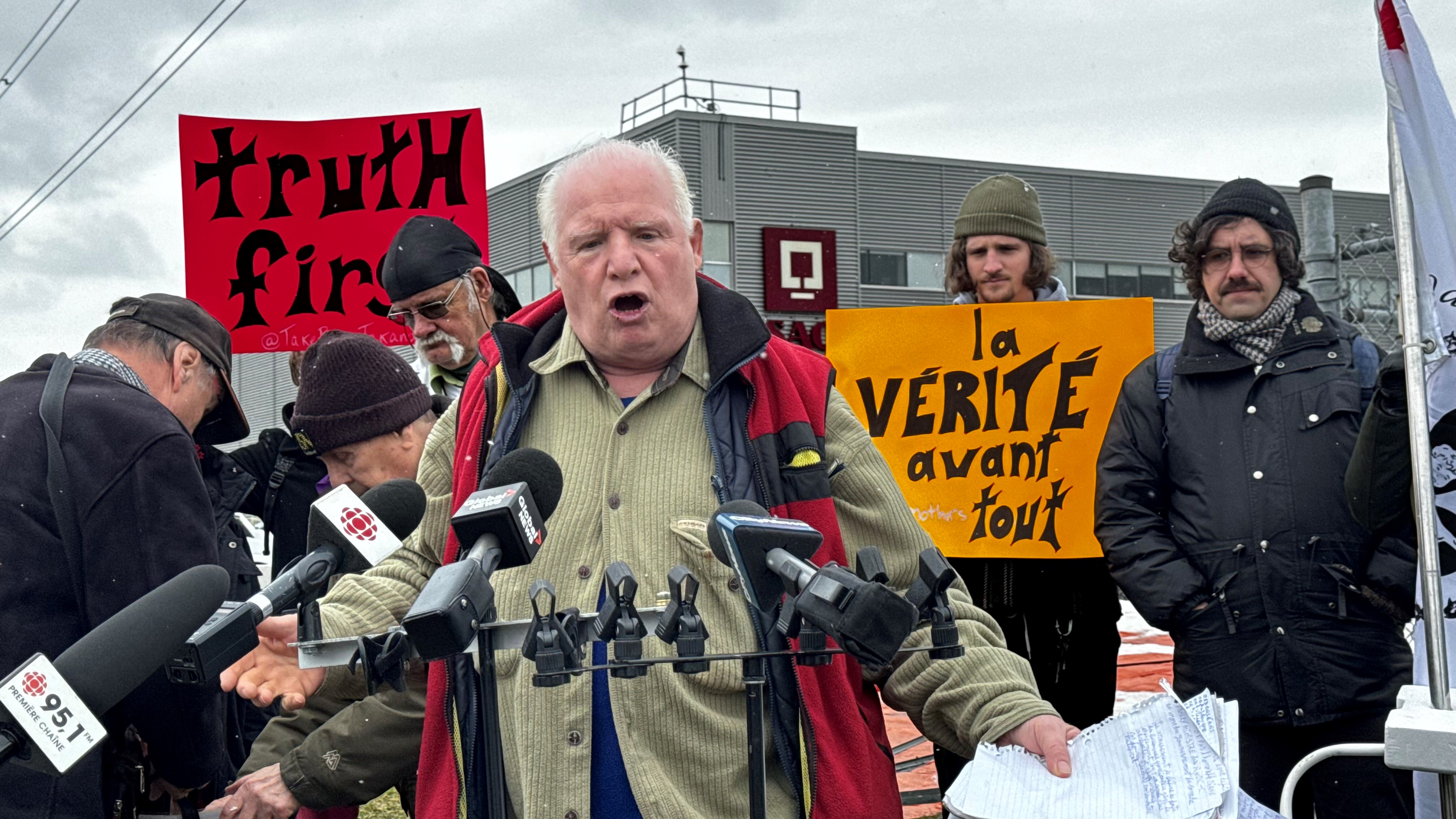 Това беше горчиво сладко събиране когато две групи които казват