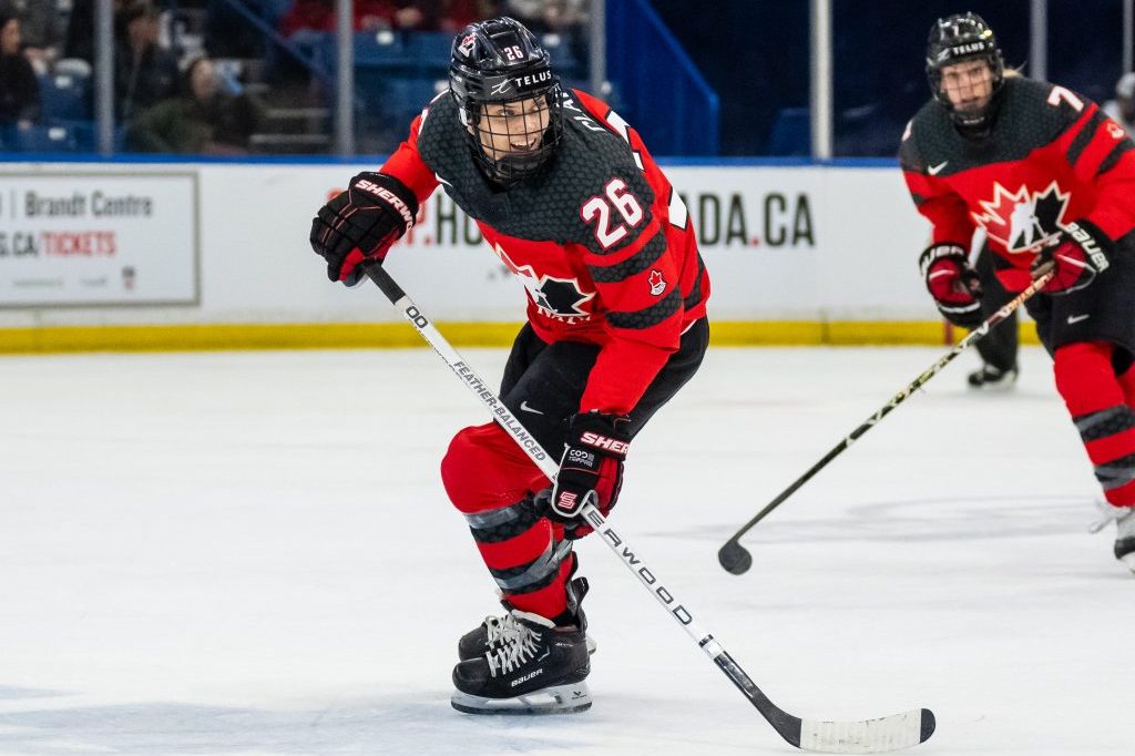 SaskTel Center беше позната арена за Емили Кларк израснала в