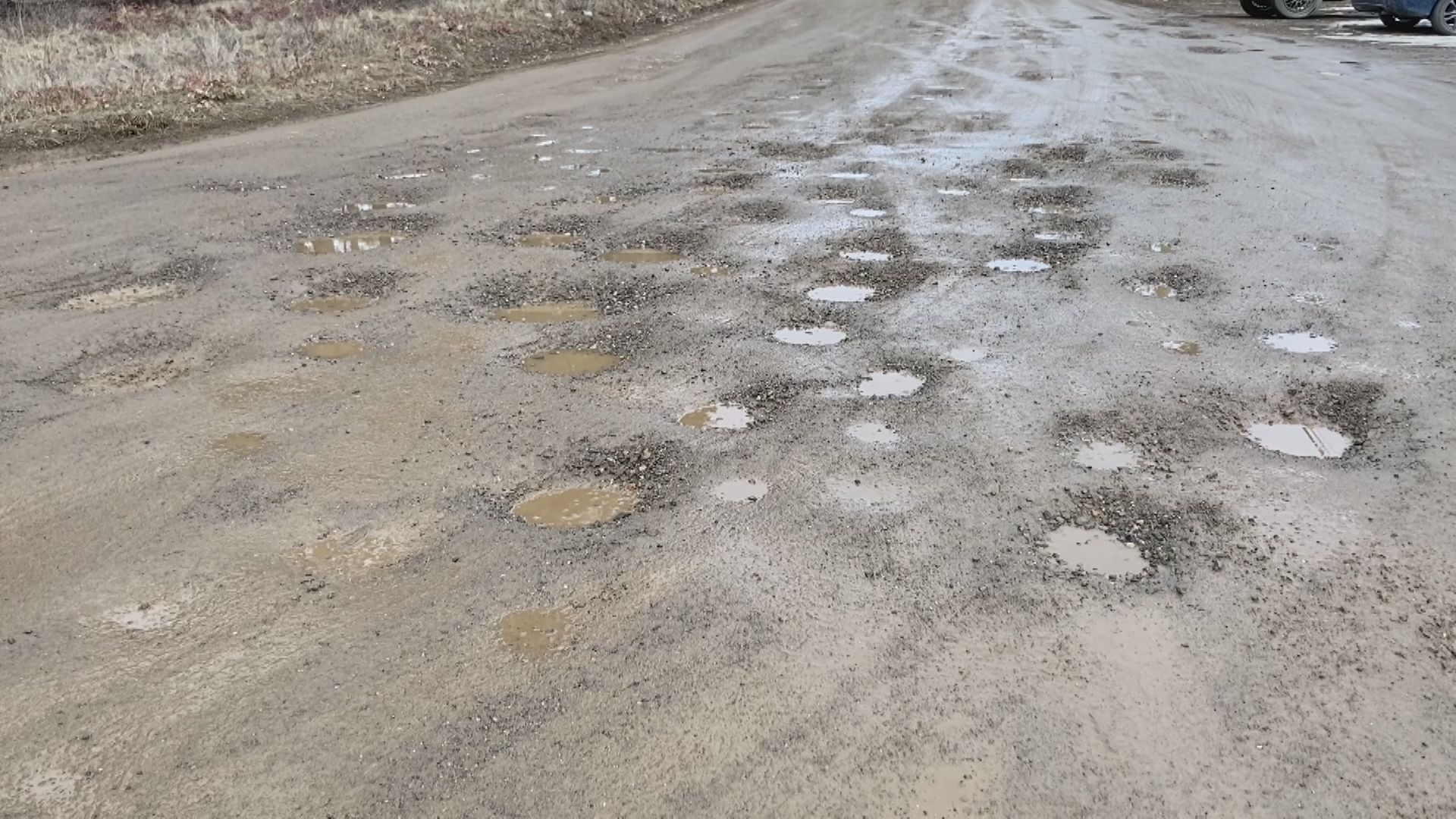 Хората живеещи в квартал Финтри са разочаровани от прашните осеяни