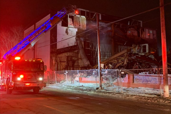 Firefighters battle blaze at vacant Winnipeg warehouse
