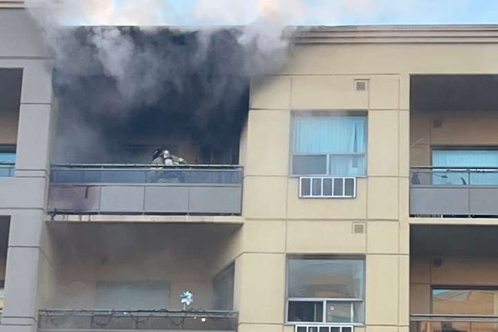 $25,000 in damage caused by balcony fire in London, Ont.