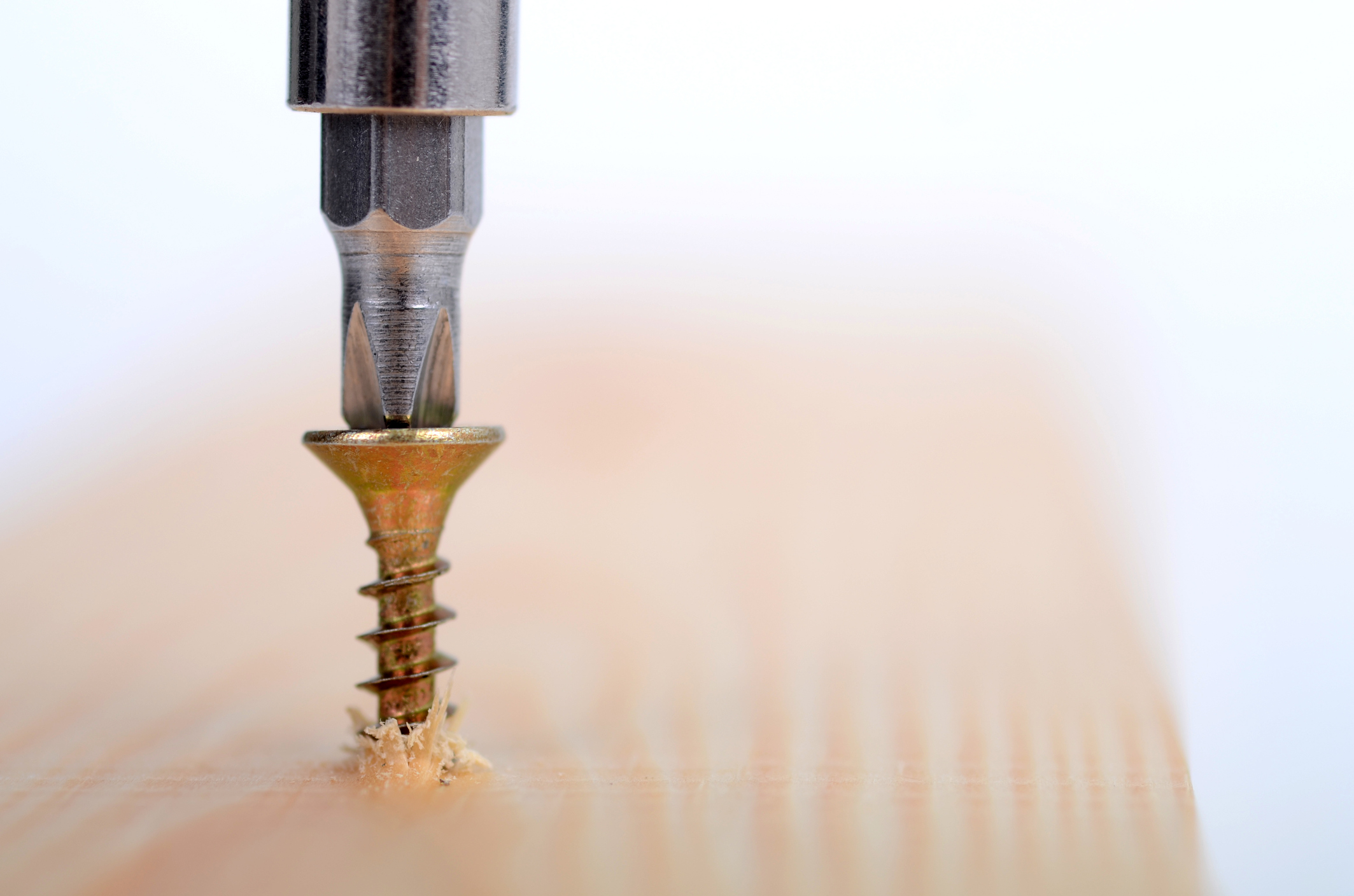 Кураторът самостоятелно решава какви теми и продукти представяме. Когато закупите