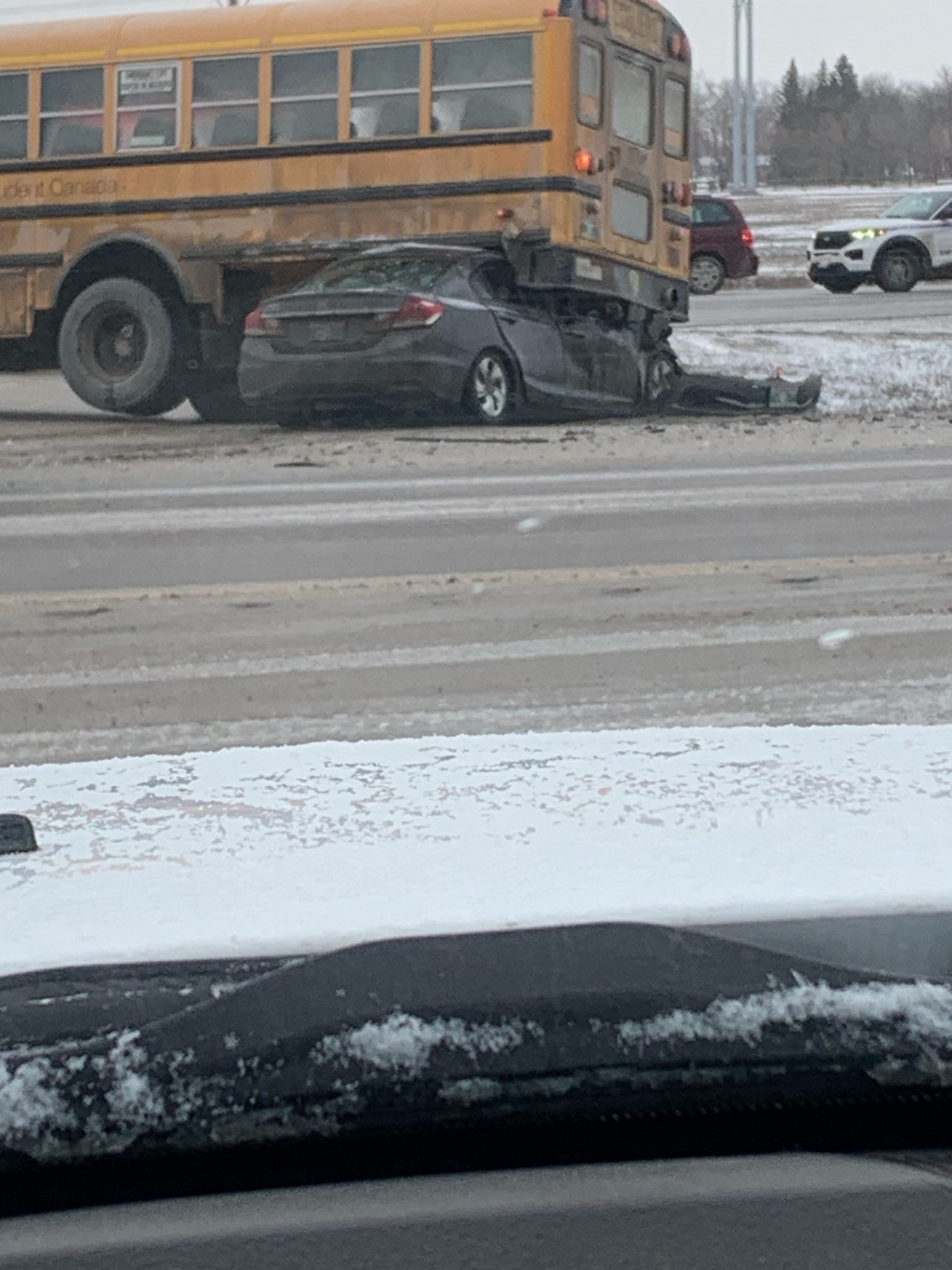 RCMP казва че един човек е в болница след като