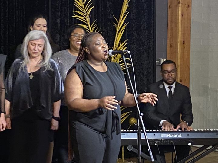 Някои талантливи калгарци използват креативен начин за да подчертаят някои