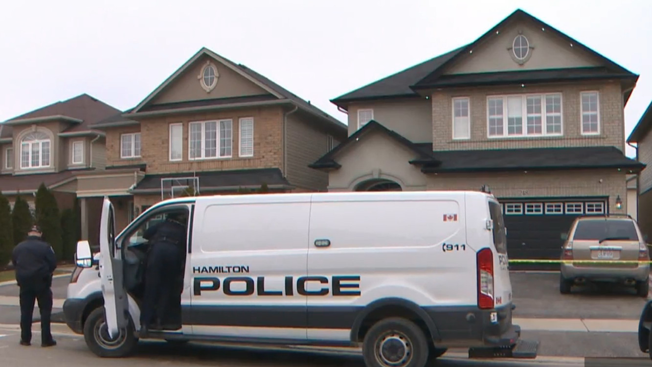 Млад мъж издирван от полицията във връзка с Хамилтън Онтарио