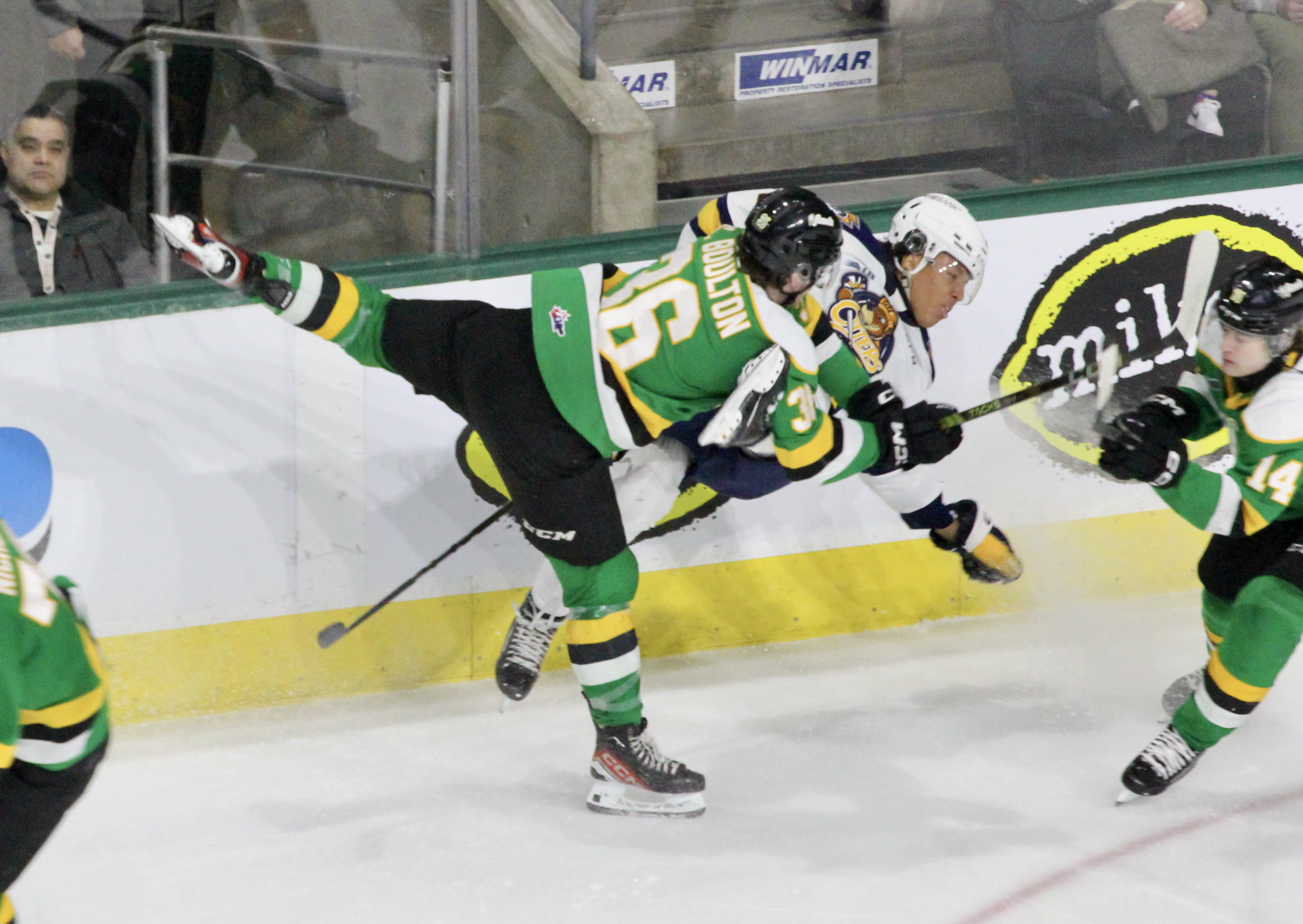 Руслан Газизов откри резултата в първия период и след това