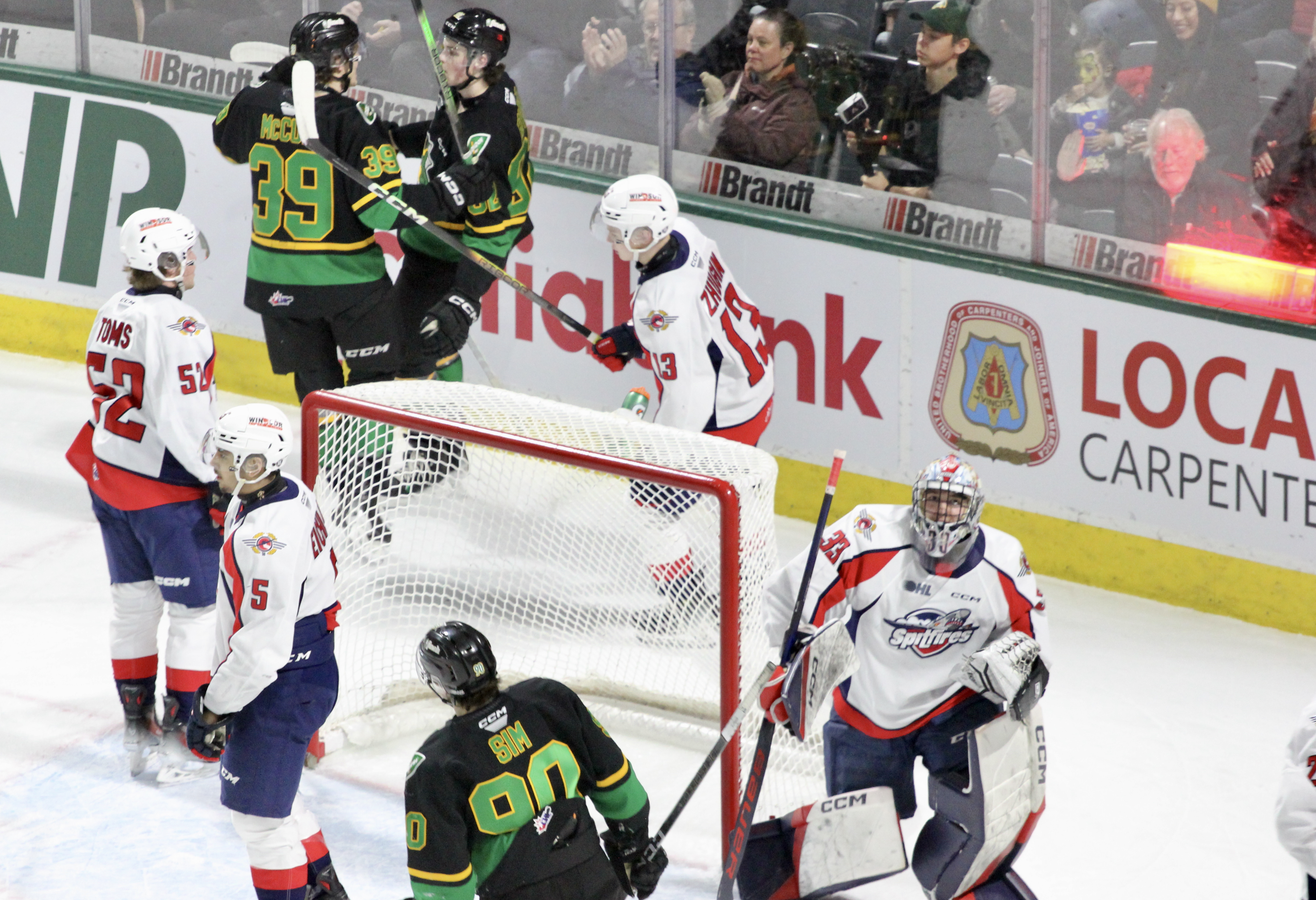 Четирима Лондон Найтс направиха усилия за три точки при победа