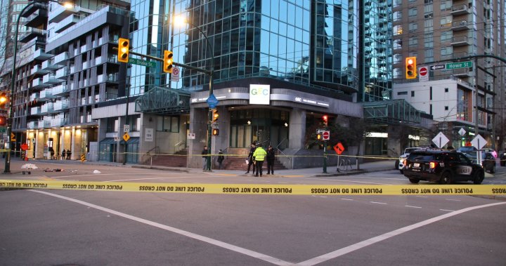 Пешеходец е блъснат и убит в центъра на Ванкувър в петък