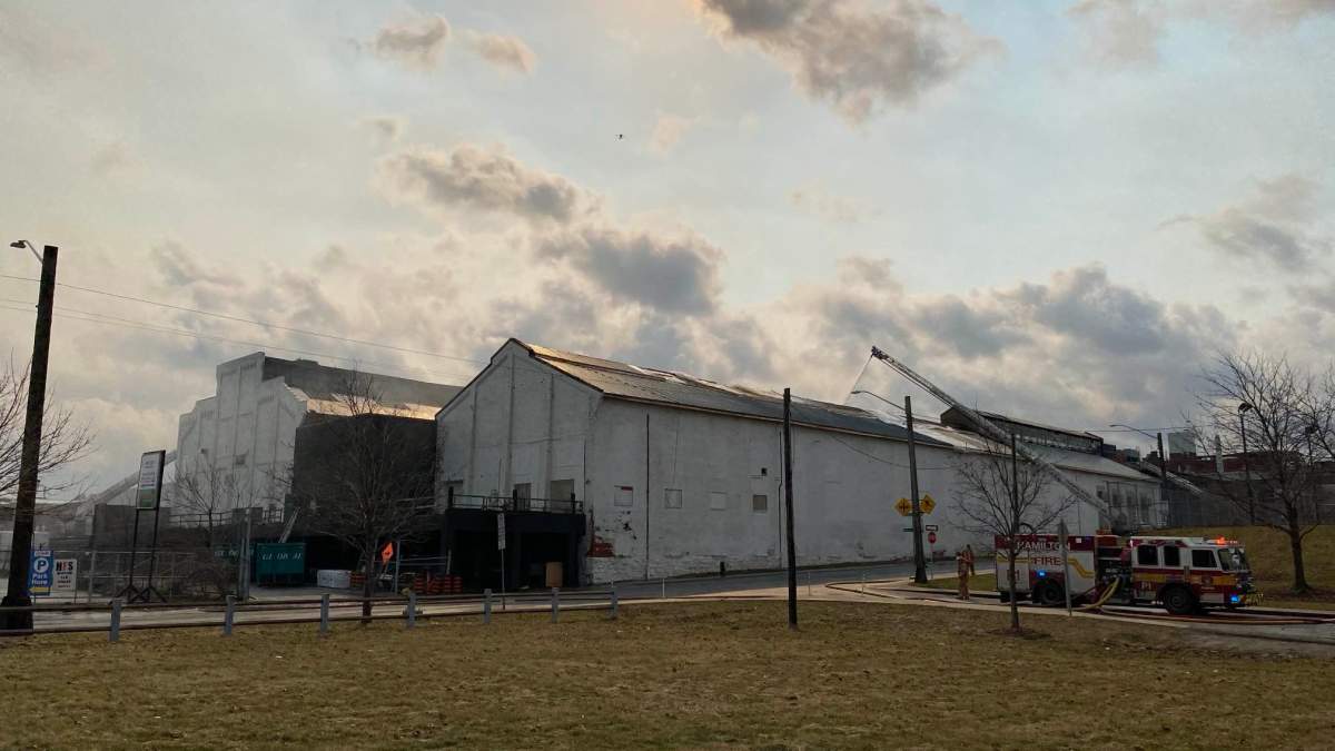 Residents advised to keep windows closed amid stubborn building fire in Hamilton’s east end - image