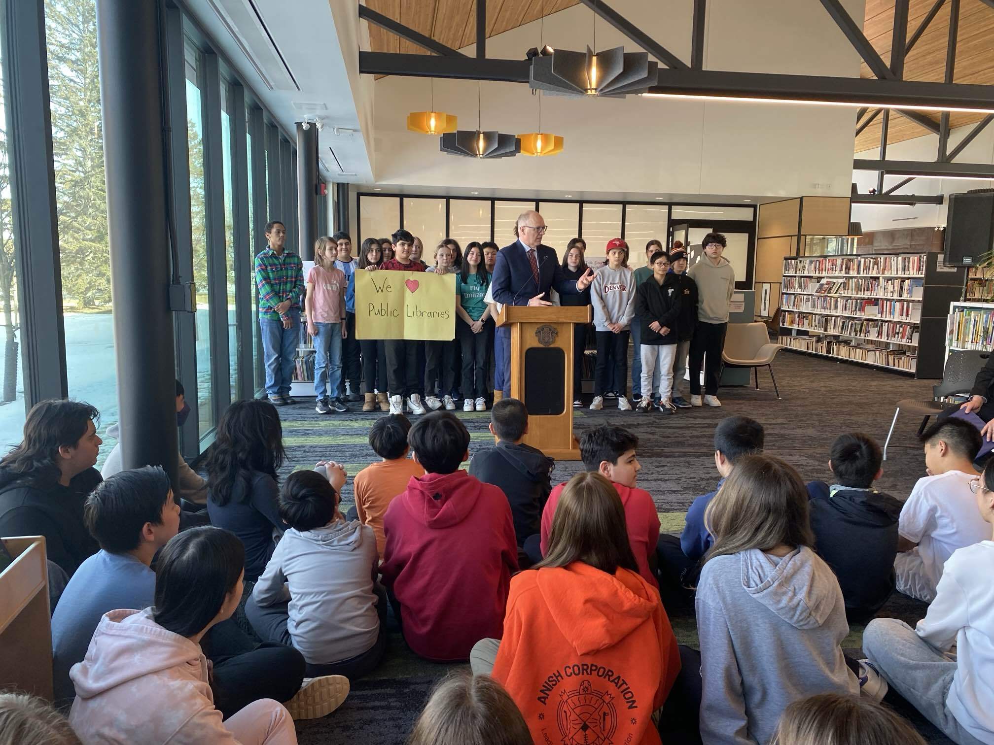 Големи неща са в книгите за библиотеките в Уинипег –