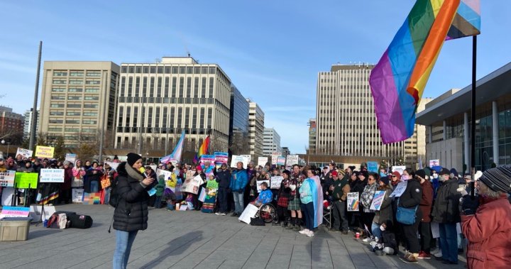 Жителите на Алберта се събраха в подкрепа на правата на транссексуалните в неделя