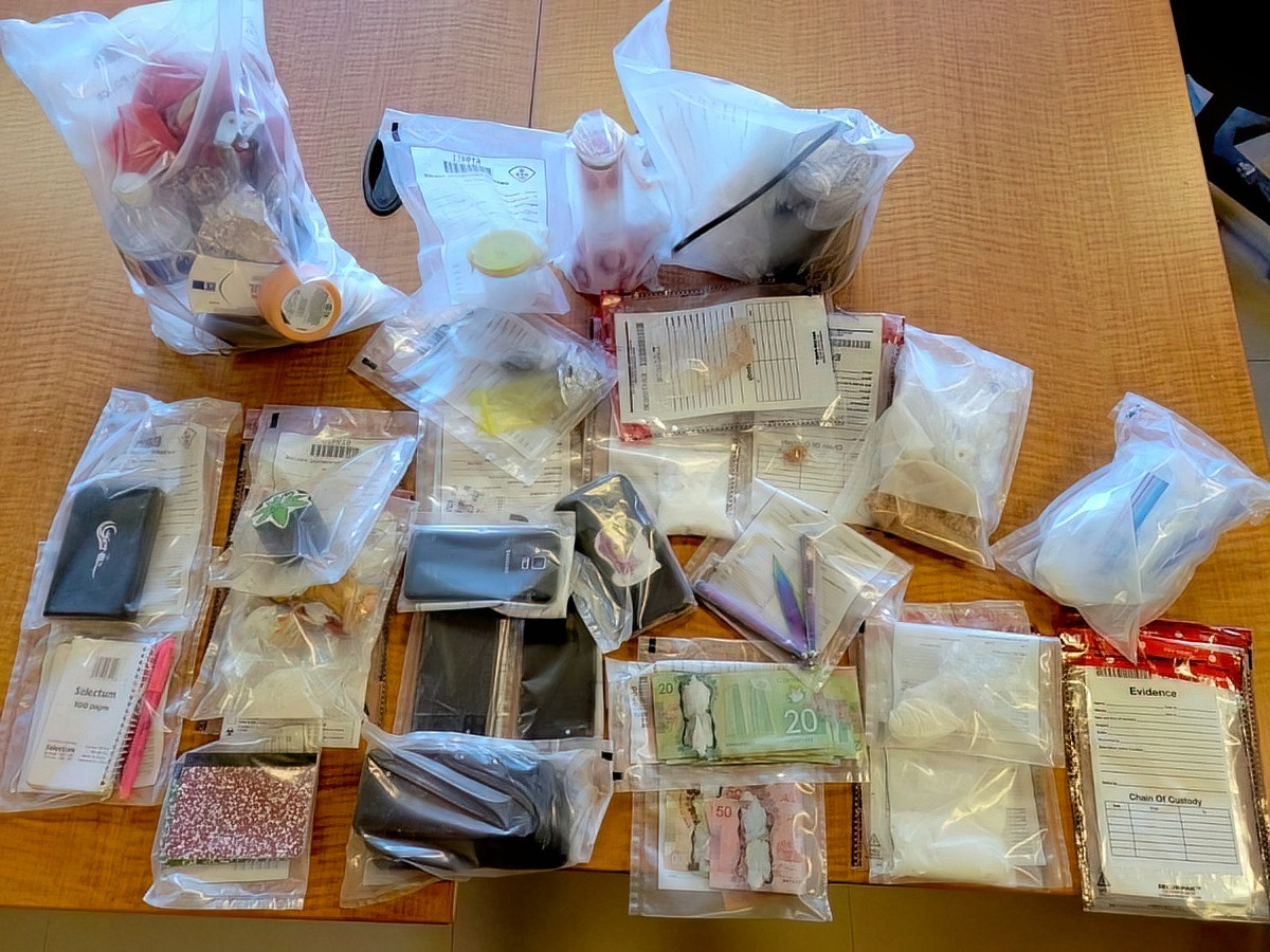 Двама мъже от Линдзи Онтарио са изправени пред обвинения за