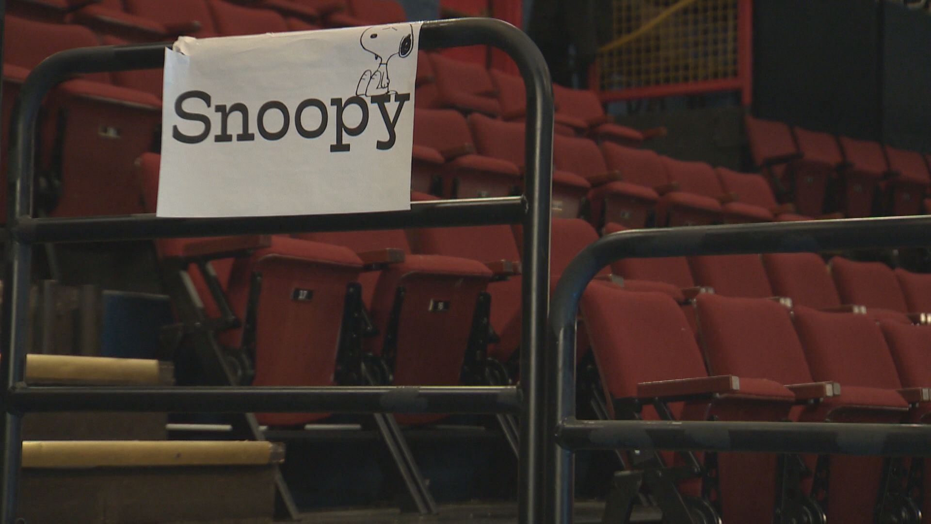 С малко над милион долара финансиране от федералното правителство Театърът