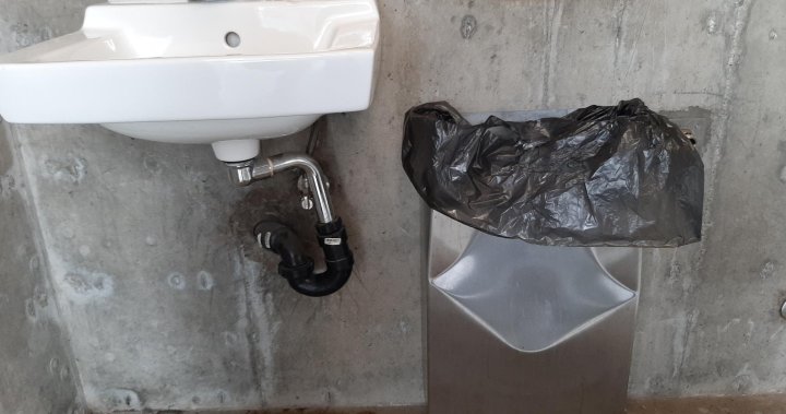 Обществените тоалетни в парк Южен Оканаган са временно затворени поради