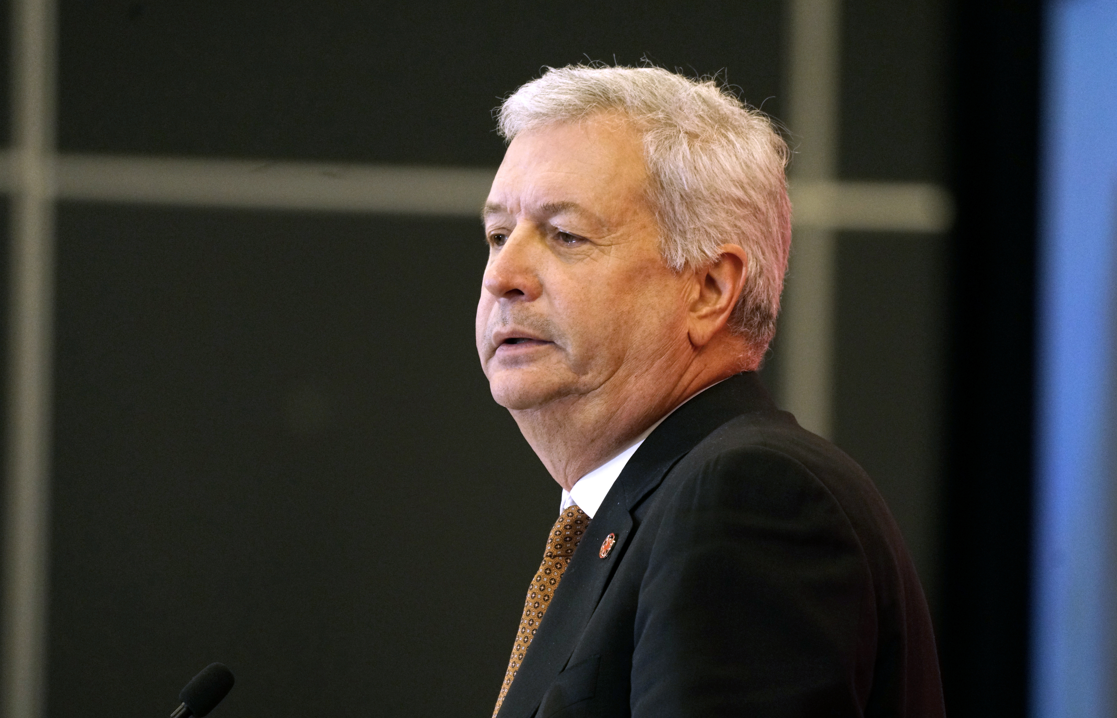 Законодателите повдигнаха под отговорност главния изпълнителен директор на Air Canada в