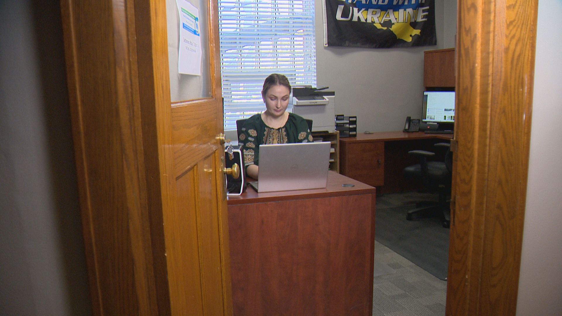 Докато руската война в Украйна навършва две години бежанката Алла