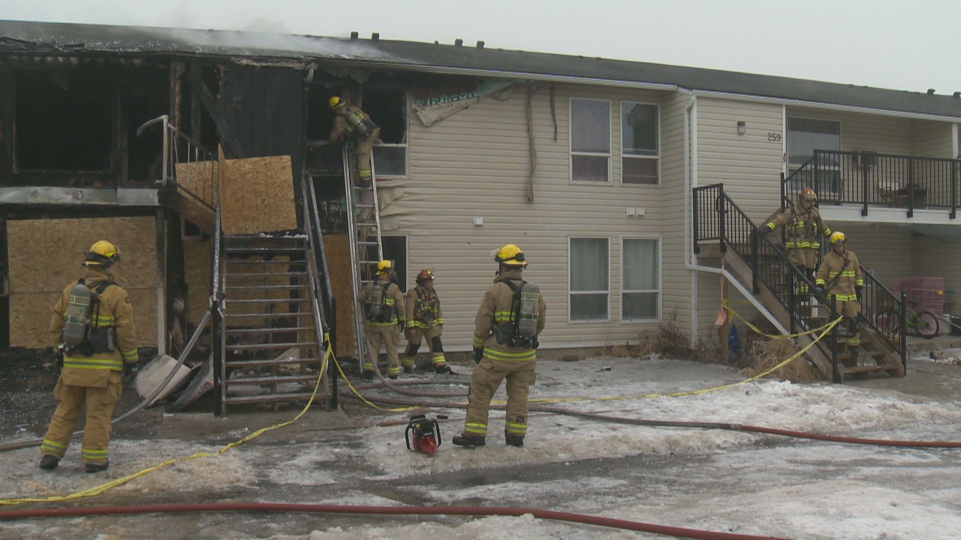 Длъжностни лица казват че пожар в събота вечерта в квартал