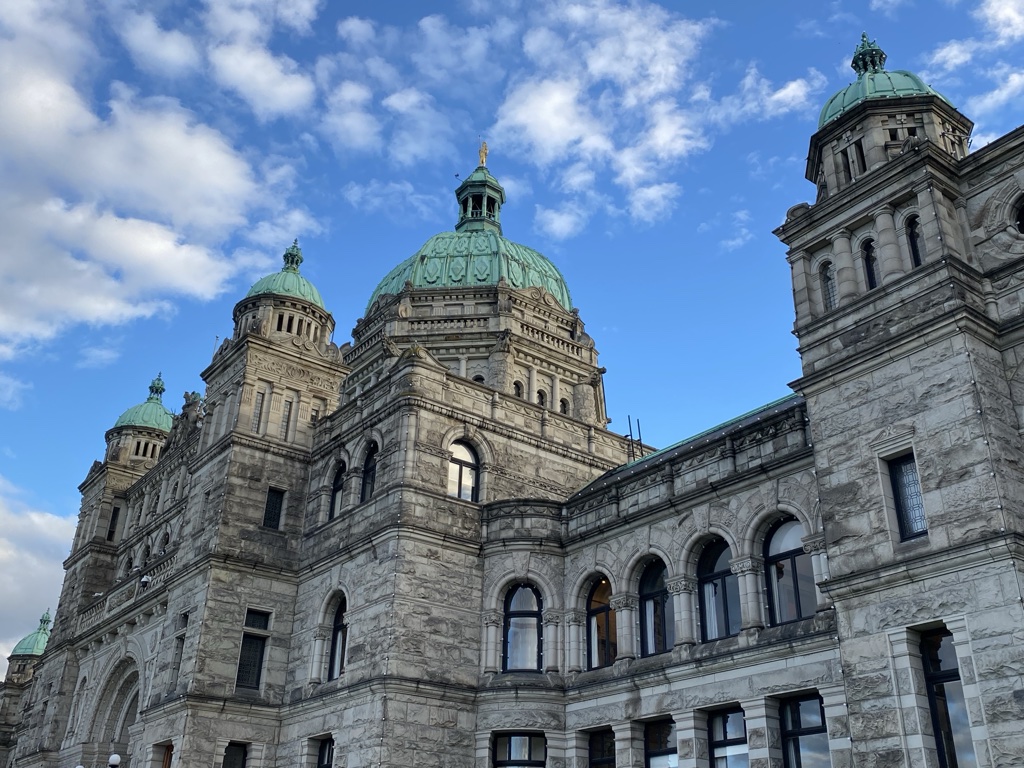 Нов отчет преди следващата седмица B C бюджетът прогнозира по бавен икономически