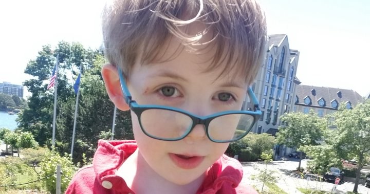 „Прекрасно дете“: Стартира разследване след смъртта на 6-годишно дете в Британска Колумбия приемна грижа