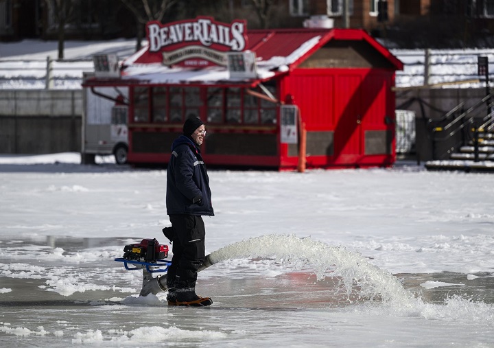 Famed Ottawa Rideau Canal skateway to reopen Sunday…for walking
