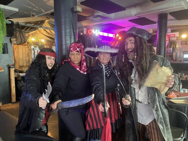 Някои калгарчани поднасят нещо доста необичайно за Свети Валентин тази