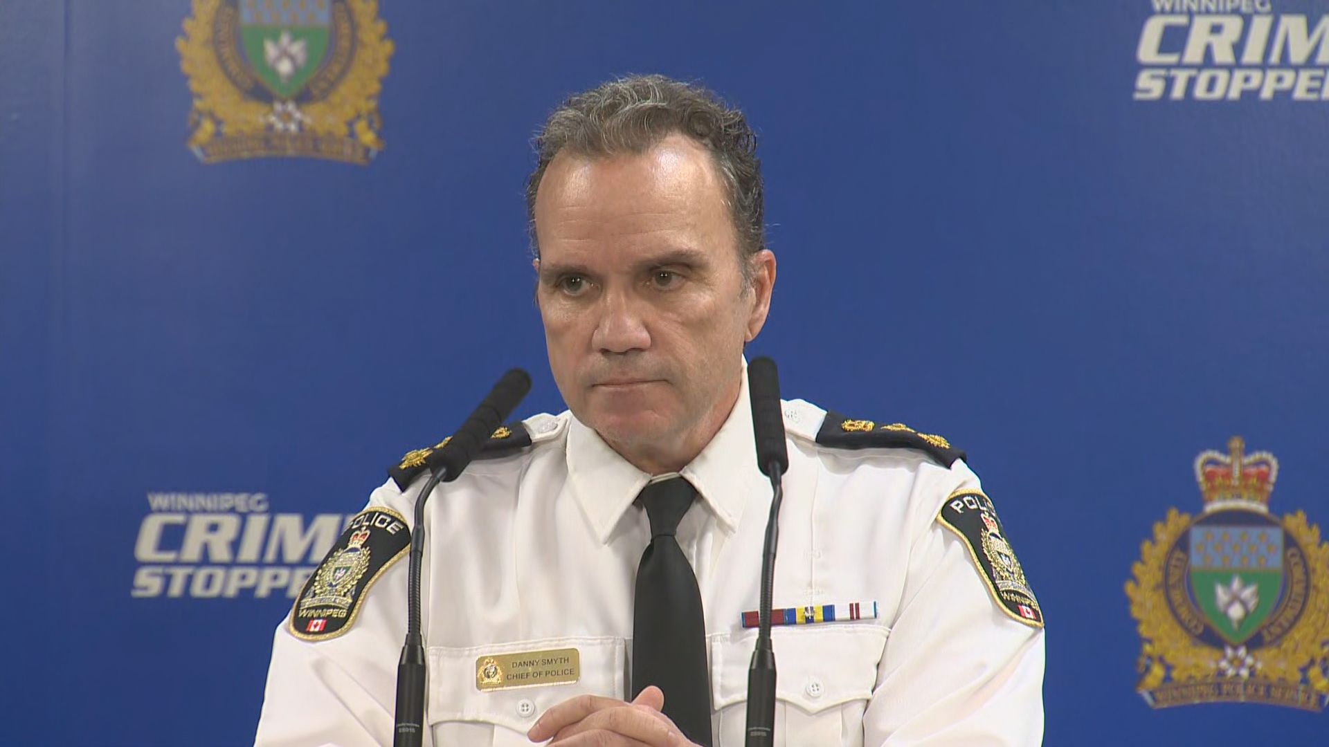 Winnipeg police detail standoff: Officers shot during armed robbery response