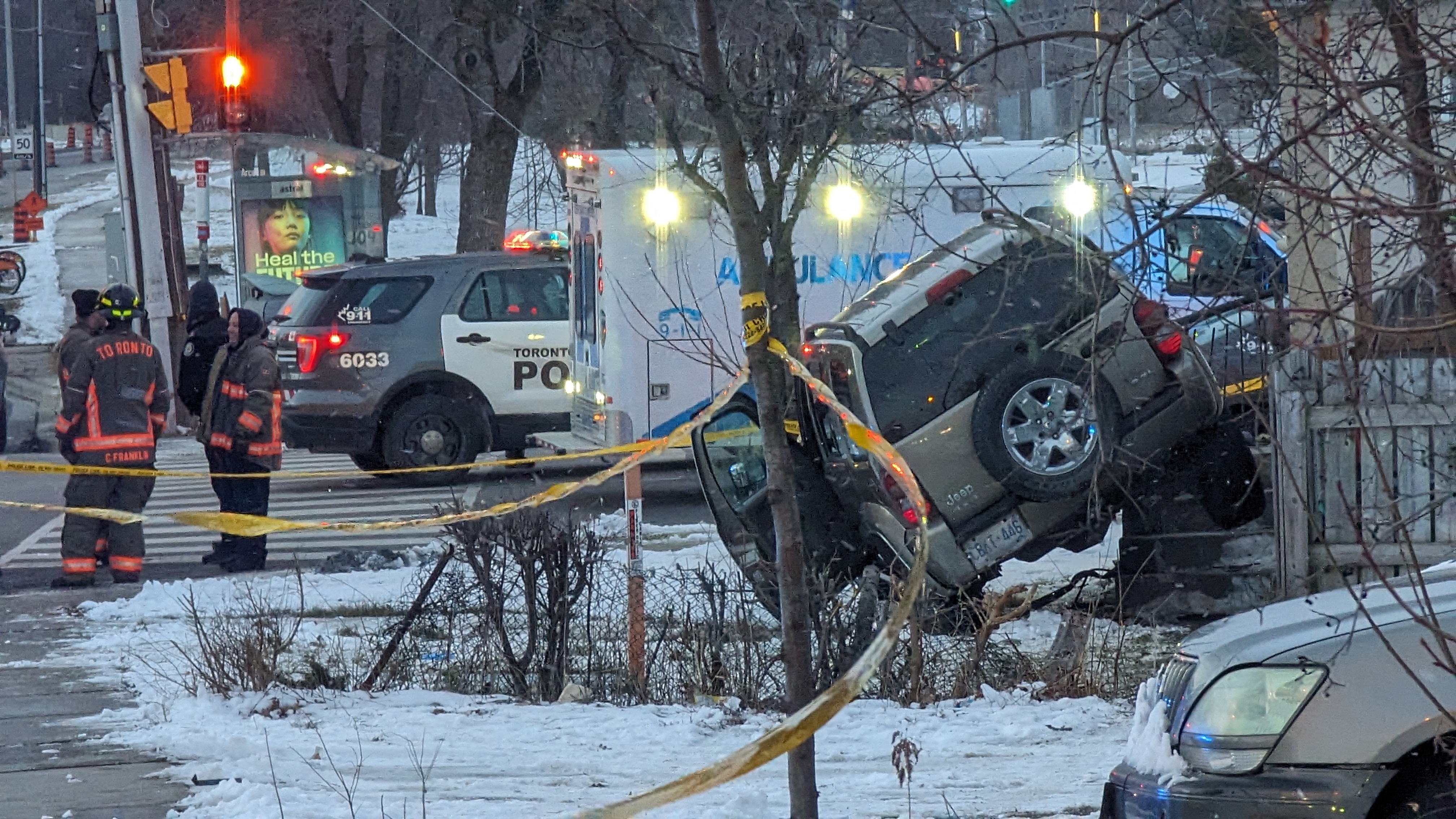 Vehicle strikes 2 pedestrians, home in Toronto crash