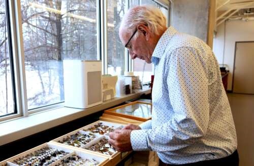 Професор от университета в Гуелф се присъединява към хора като