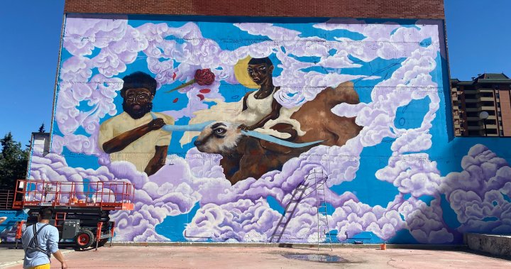 Стенописът Black Lives Matter изчезва зад комплекса в центъра на Калгари