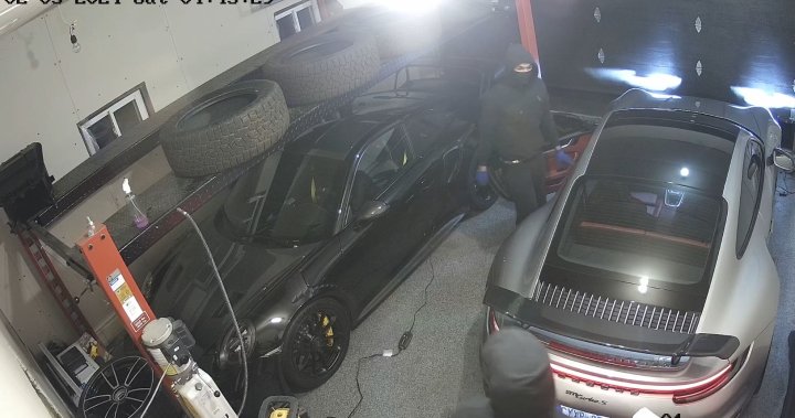 Открито е Porsche, откраднато при шокиращо нахлуване в дома на Хамилтън: полицията