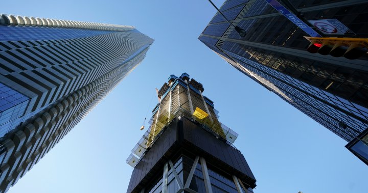 От едни от най високите жилищни сгради в Канада до голите