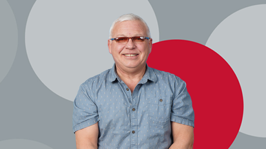 Родерик Рийд се наслаждаваше на чаша кафе в джакузито когато