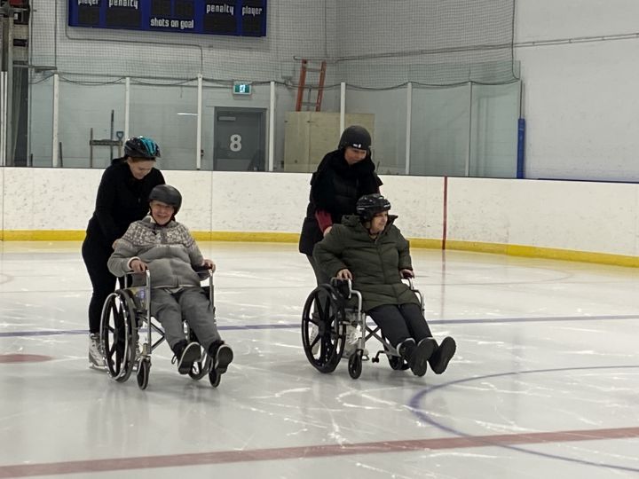 Някои възрастни хора в и около Калгари не позволяват на