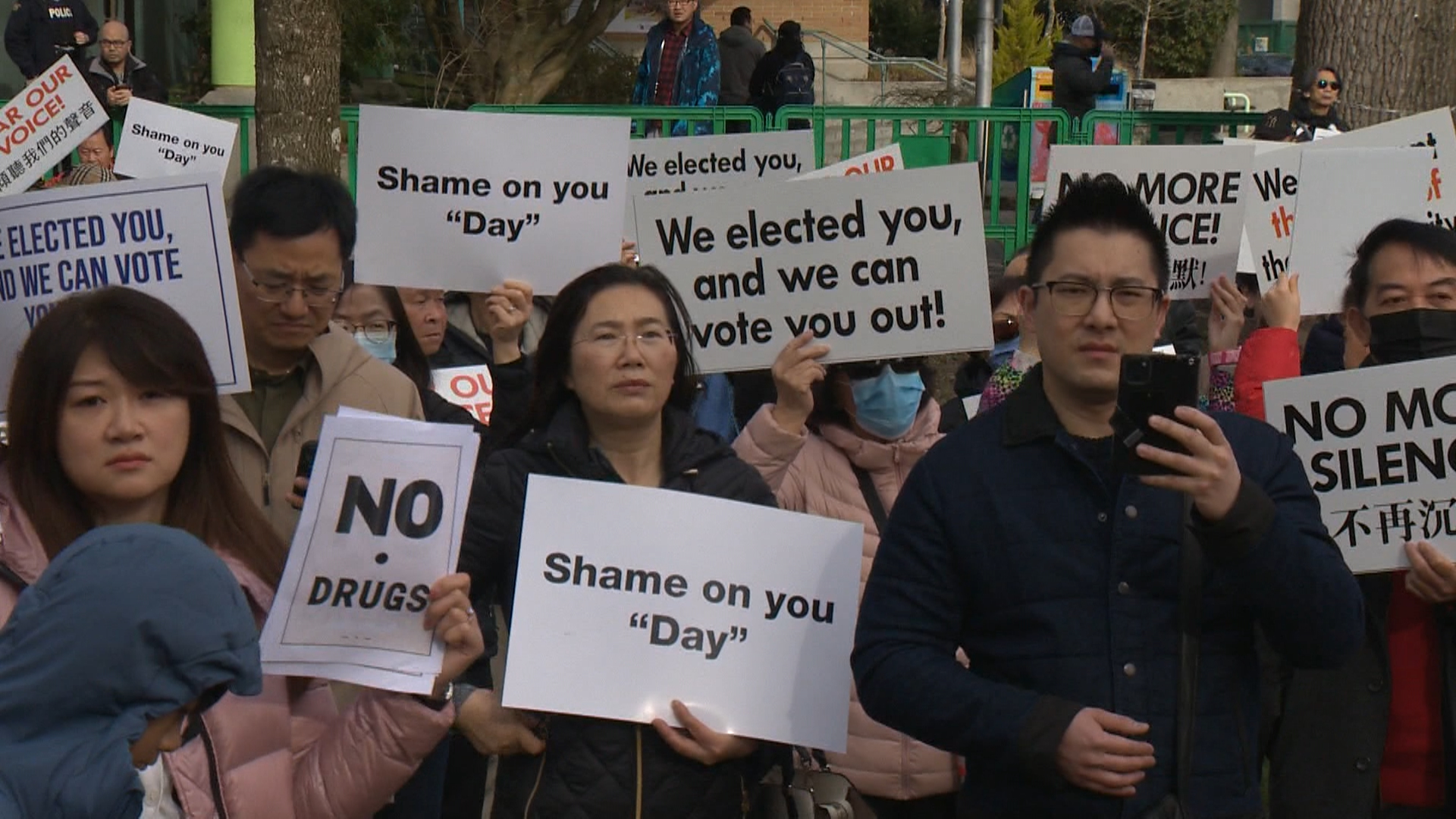 Докато Vancouver Coastal Health потвърди че не обмисля самостоятелен сайт