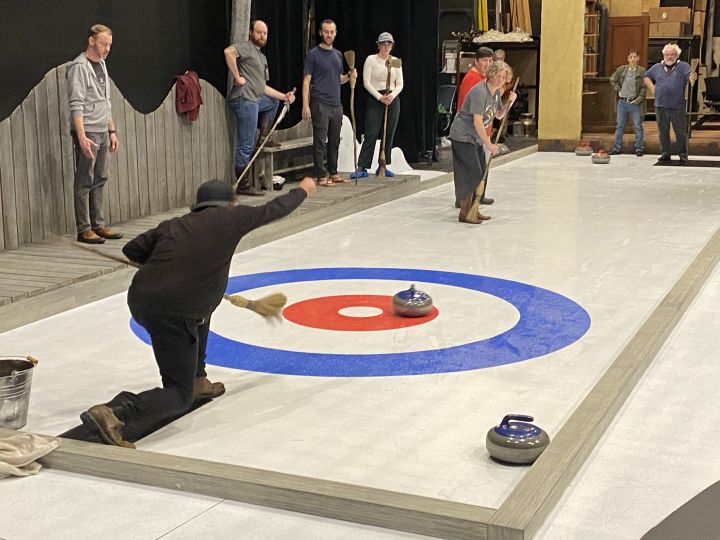 Calgary actors hope curling fans ‘hurry hard’ to take in onstage bonspiel