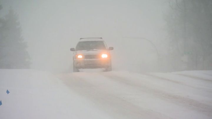 Edmonton area receives new blast of winter, under snowfall warning Monday