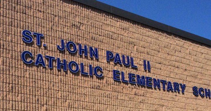Прекратена е евакуацията в католическото основно училище в Линдзи, Онтарио. after device found
