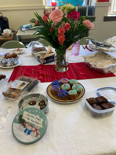 Parents showed their gratitude for teachers at Notre-Dame-de-Grâce Annexe elementary school with flowers and goodies for Teacher Appreciation Week on Feb. 8, 2024.