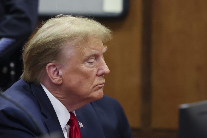 Процесът срещу Доналд Тръмп за мълчаливи пари ще продължи по