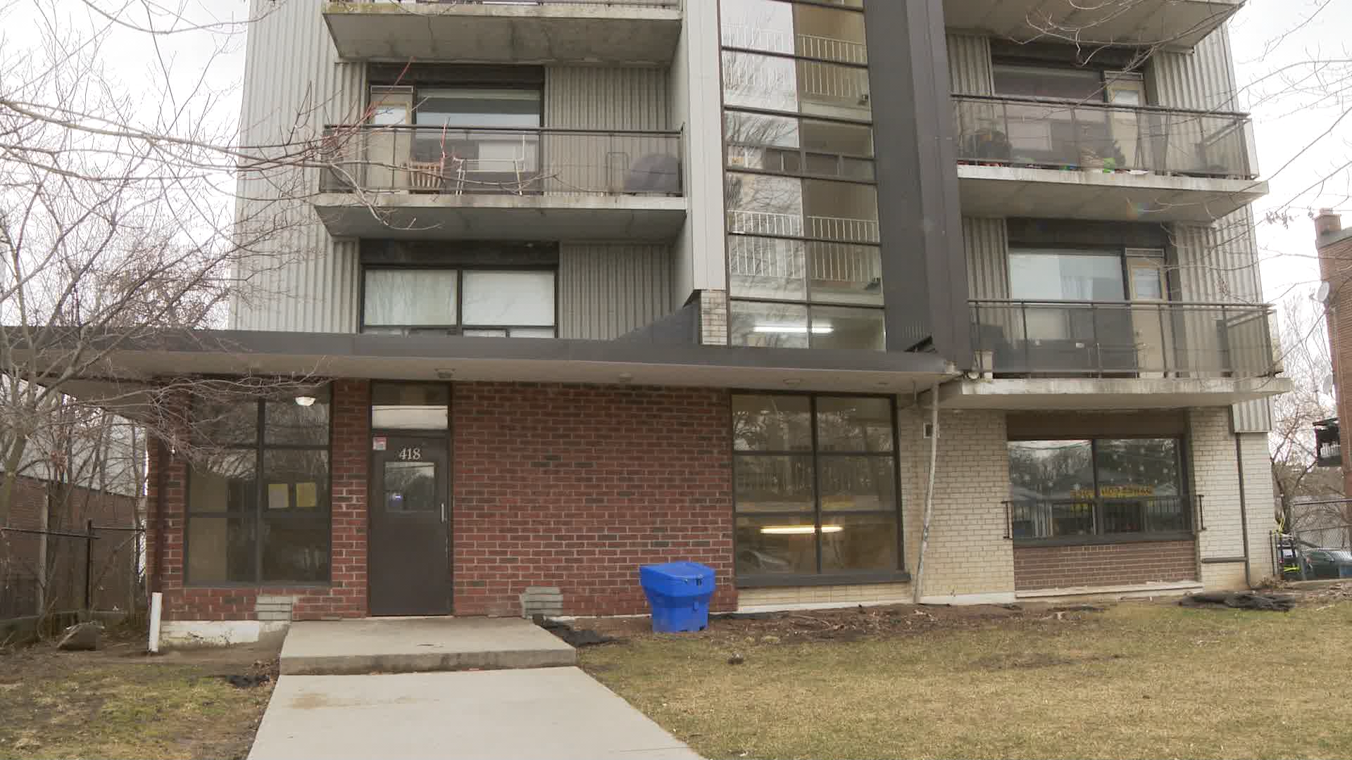 ‘We’re stuck’: Only elevator in Toronto apartment building broken for days