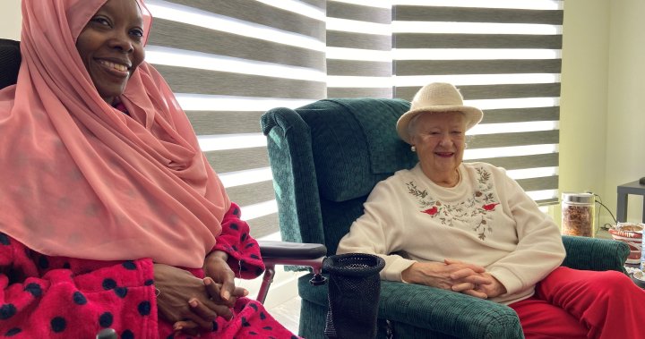 Старши Калгари заменя откраднатата инвалидна количка на судански бежанец: „Отново ми даваш надежда“