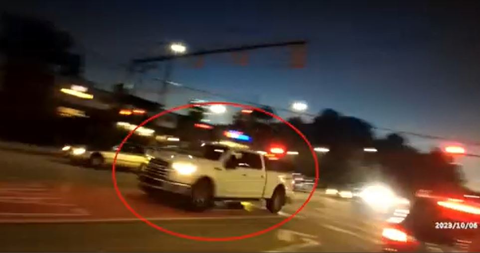 Шофьор хванат да кара с превишена скорост в автобусна лента